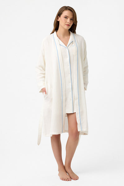 Mavi biyeli müslin beyaz sabahlık