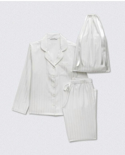 Kılıflı Beyaz Lara Pijama Takım (Bebek 6 Concept Store için Özel Tasarım)